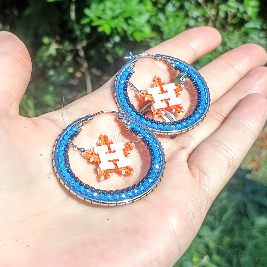 Medium Houston Swinging Star Silver Hoops